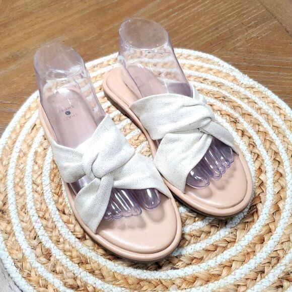 Shade & Shore Womans Cream Twist Flats, SIZE 7 - Picture 1 of 7